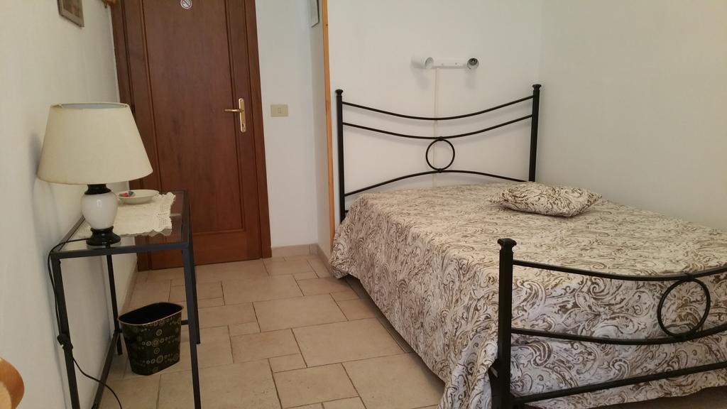 Bella Roma Domus Bed and Breakfast Δωμάτιο φωτογραφία